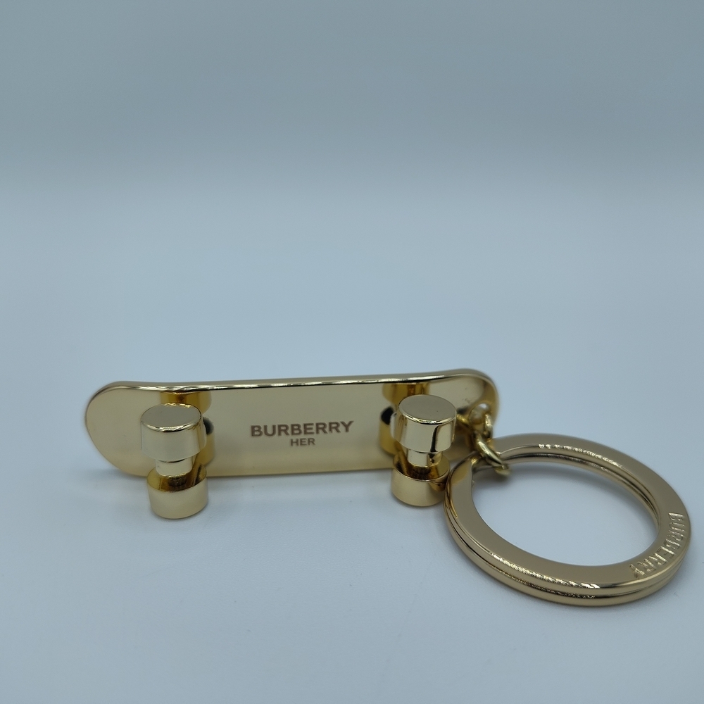 Burberry HER Gold Skateboard Keychain 2019 Limited Edition Rolling GWP NIP - Picture 2 of 5